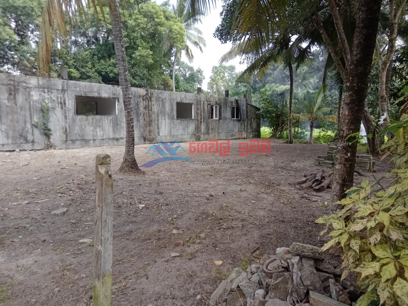 This 15 perch land is for sale located about 150 meters away from Kadawatha, Kirillawala, Colombo - Kandy main road