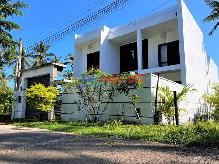 Luxury House for Sale in Moratuwa gorakana