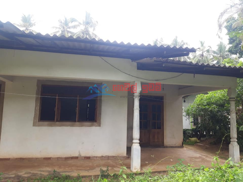 A 15 perch land with Sinnakkara proof is for sale located 1km from Minuwangoda-Negombo main road...