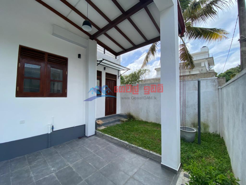 Kotte  Madiwela  Road  Brand New 2 Storied House for Sale