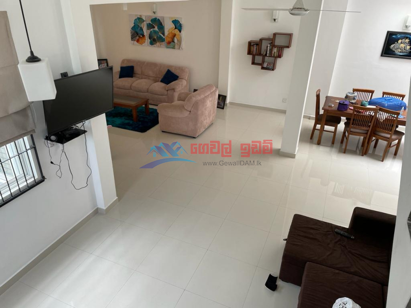 04 Bedroom House for Sale in Moratuwa (HL27491)