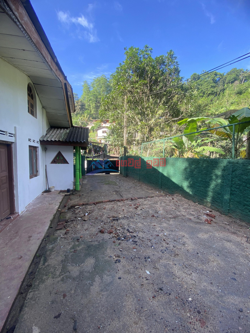 Commercial Land and House for Sale in Wattegama-Kandy